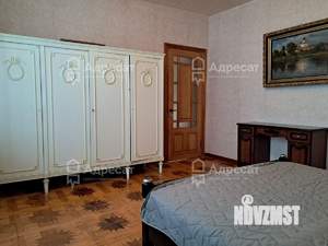 Дом 241м², 3-этажный, участок 13 сот.  