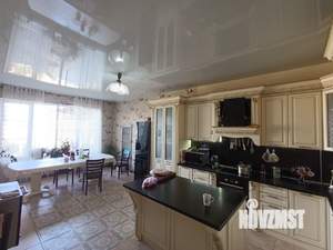 Дом 313м², 2-этажный, участок 6 сот.  