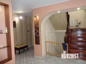 Дом 292м², 3-этажный, участок 11 сот.  