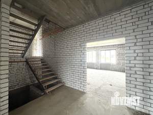 Дом 600м², 3-этажный, участок 11 сот.  