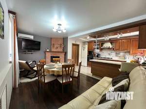 Коттедж 200м², 2-этажный, участок 6 сот.  