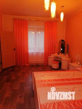 Коттедж 185м², 3-этажный, участок 10 сот.  