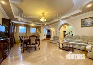 Дом 396м², 3-этажный, участок 3 сот.  