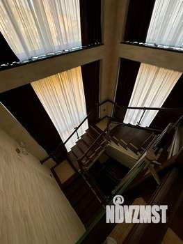 Дом 330м², 2-этажный, участок 10 сот.  