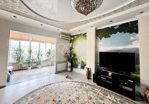 Дом 200м², 3-этажный, участок 7 сот.  