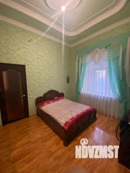 Коттедж 247м², 2-этажный, участок 5 сот.  