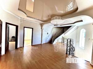 Дом 194м², 3-этажный, участок 4 сот.  