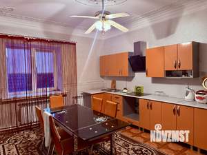 Дом 272м², 3-этажный, участок 6 сот.  