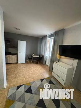 Студия квартира, посуточно, 36м2, 18/24 этаж