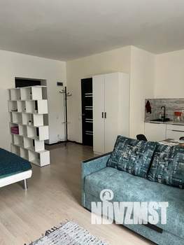 Студия квартира, посуточно, 38м2, 1/10 этаж