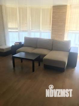 Студия квартира, посуточно, 40м2, 4/10 этаж