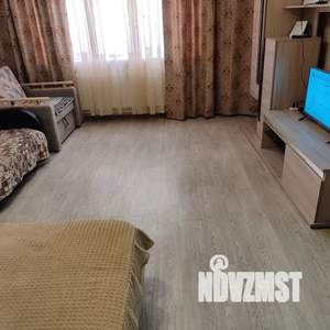 1-к квартира, посуточно, 53м2, 3/10 этаж