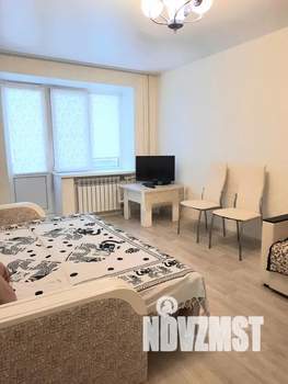 1-к квартира, посуточно, 42м2, 1/9 этаж