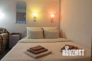 Студия квартира, посуточно, 35м2, 1/5 этаж