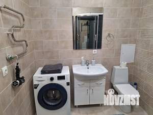 Студия квартира, посуточно, 37м2, 1/5 этаж