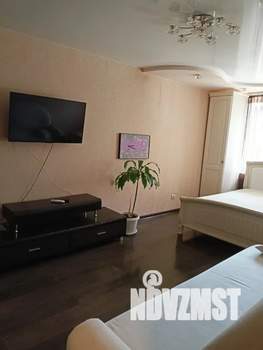 1-к квартира, посуточно, 38м2, 1/9 этаж