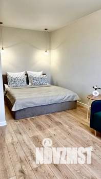 Студия квартира, посуточно, 35м2, 1/3 этаж