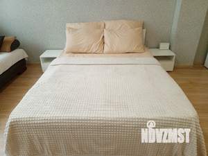 Студия квартира, посуточно, 35м2, 2/9 этаж