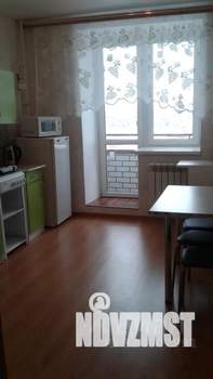 1-к квартира, посуточно, 44м2, 8/10 этаж