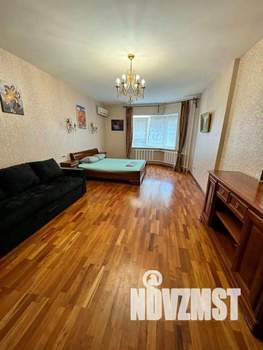 3-к квартира, посуточно, 120м2, 1/1 этаж