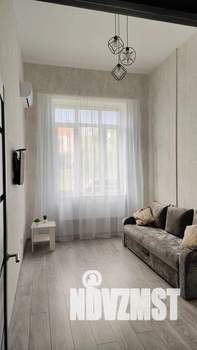 1-к квартира, посуточно, 33м2, 1/22 этаж