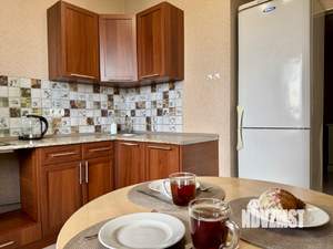 1-к квартира, посуточно, 37м2, 13/16 этаж