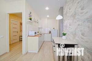 2-к квартира, посуточно, 40м2, 2/19 этаж