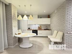 Студия квартира, посуточно, 35м2, 1/5 этаж