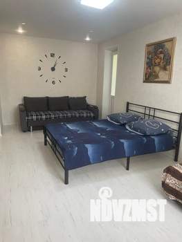 Студия квартира, посуточно, 38м2, 1/9 этаж