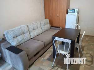Студия квартира, посуточно, 36м2, 1/4 этаж