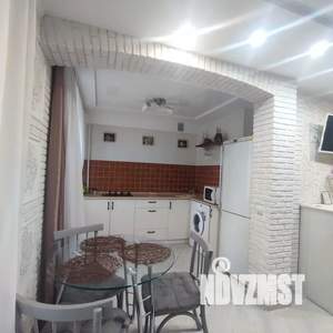 Студия квартира, посуточно, 33м2, 1/9 этаж