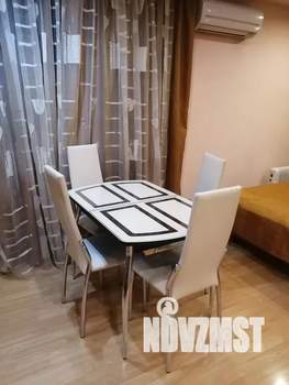 Студия квартира, посуточно, 44м2, 2/5 этаж