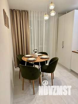 Студия квартира, посуточно, 35м2, 1/3 этаж