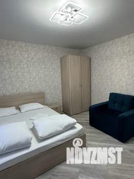 1-к квартира, посуточно, 38м2, 2/9 этаж