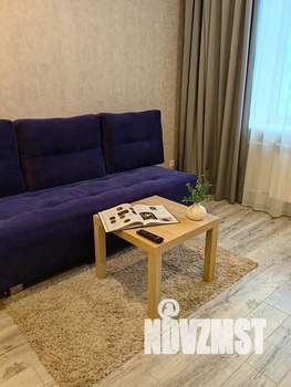 Студия квартира, посуточно, 40м2, 2/5 этаж