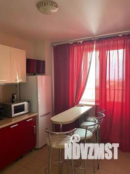 1-к квартира, посуточно, 40м2, 10/18 этаж