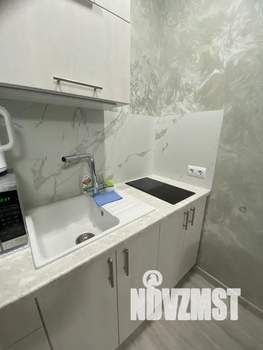 Студия квартира, посуточно, 35м2, 5/22 этаж