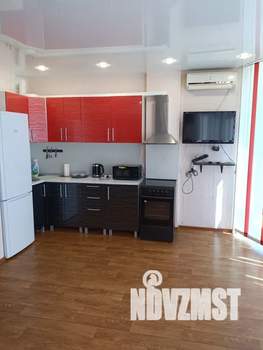 Студия квартира, посуточно, 40м2, 4/10 этаж