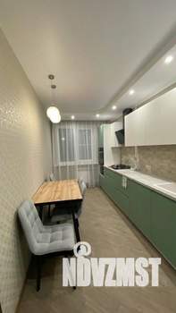 3-к квартира, посуточно, 66м2, 1/1 этаж