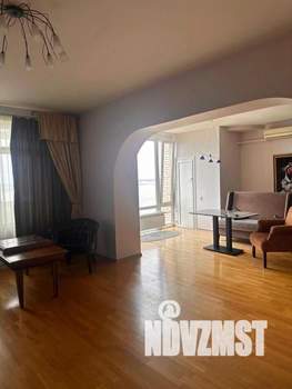 3-к квартира, посуточно, 105м2, 1/1 этаж