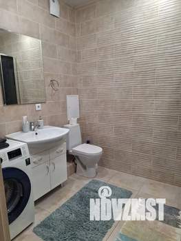 Студия квартира, посуточно, 37м2, 1/5 этаж