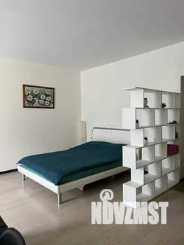 Студия квартира, посуточно, 38м2, 1/10 этаж