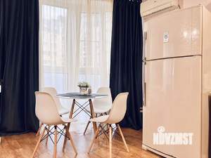 Студия квартира, посуточно, 35м2, 3/10 этаж