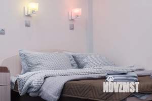 Студия квартира, посуточно, 35м2, 1/5 этаж