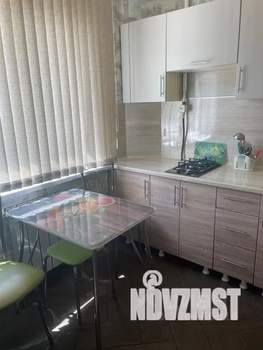 Студия квартира, посуточно, 38м2, 1/9 этаж