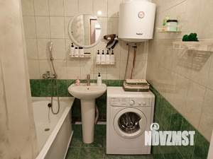 Студия квартира, посуточно, 35м2, 2/9 этаж