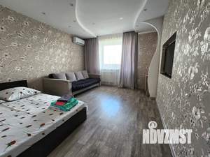 1-к квартира, посуточно, 38м2, 3/6 этаж