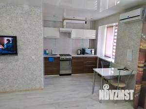 Студия квартира, посуточно, 32м2, 2/5 этаж