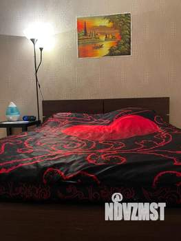 Студия квартира, посуточно, 50м2, 1/5 этаж
