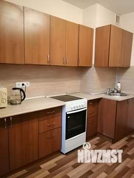 Студия квартира, посуточно, 32м2, 1/9 этаж